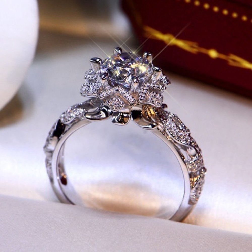 ✨ Round Gemstone Anillos Sun Flower Vintage Luxury Rings for Women, PD052